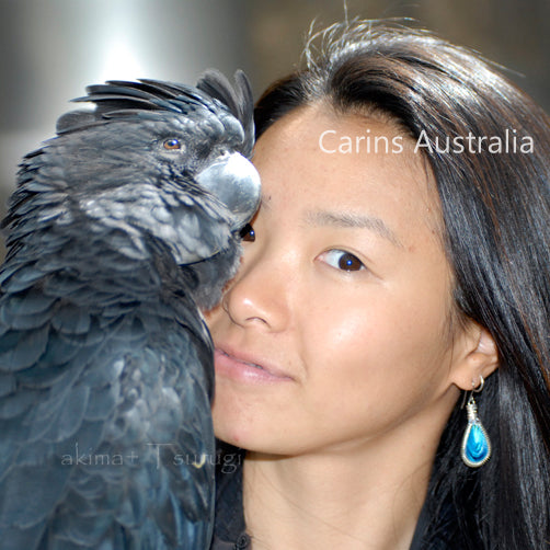 Akima with black cockatoo 