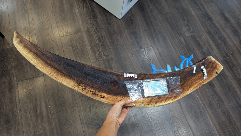 
                  
                    wood art monkeypod honu bond back
                  
                
